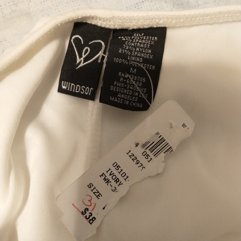Cream dress, Windsor, size medium - Picture 4 of 4